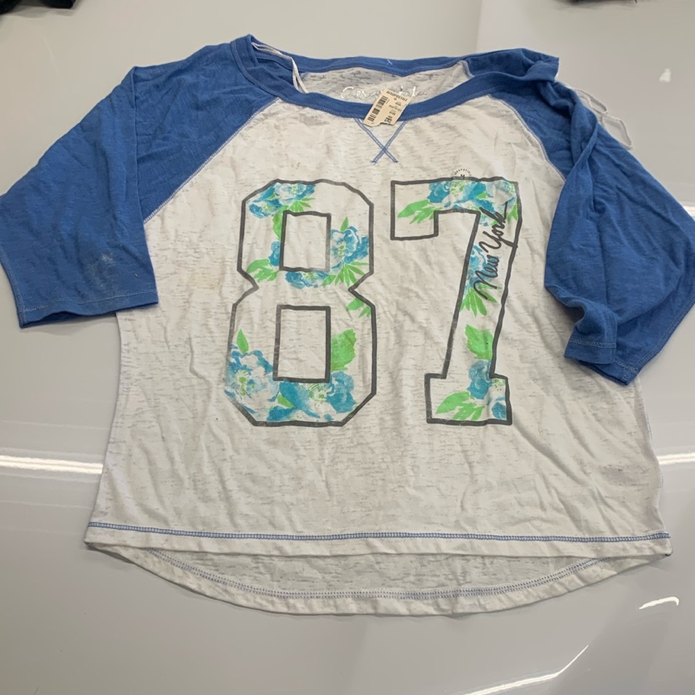 Aeropostale baseball style T- shirt
